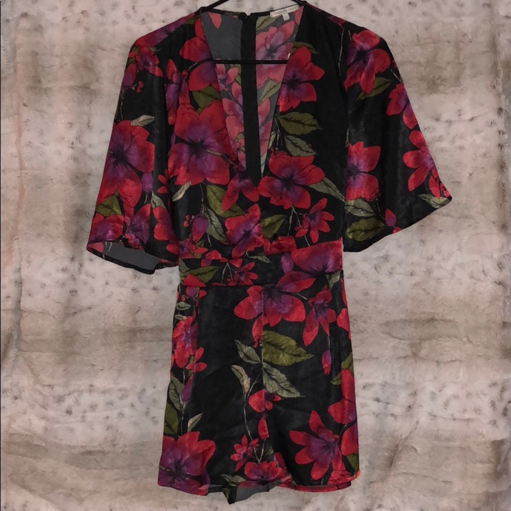 floral romper (fits like a medium)